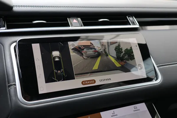 Car image 23
