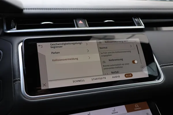 Car image 28