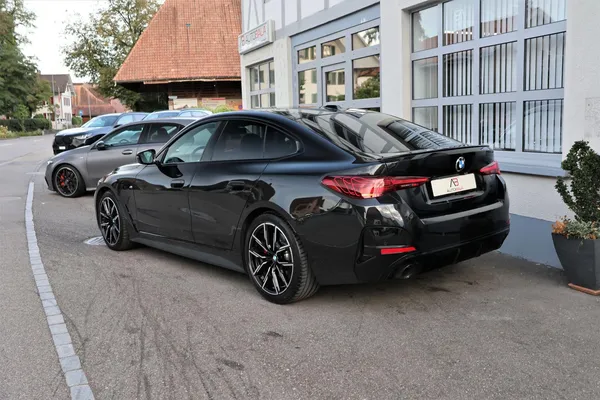 Car image 8