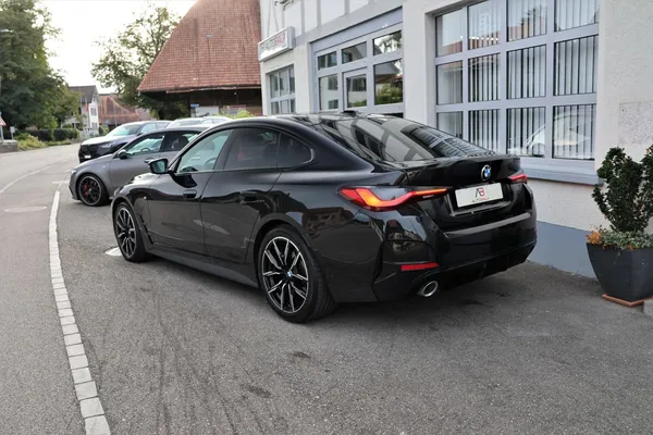 Car image 8