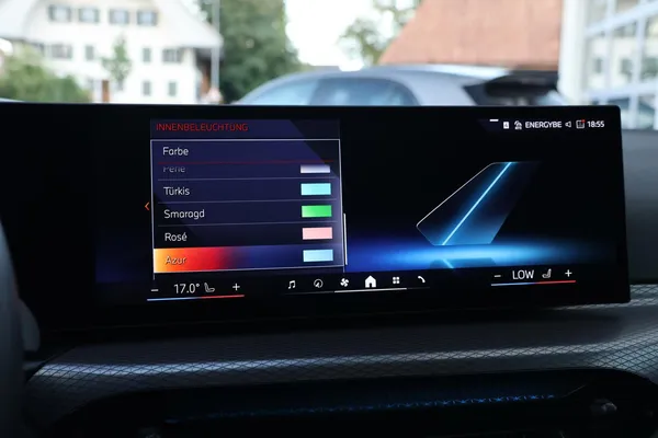 Car image 24