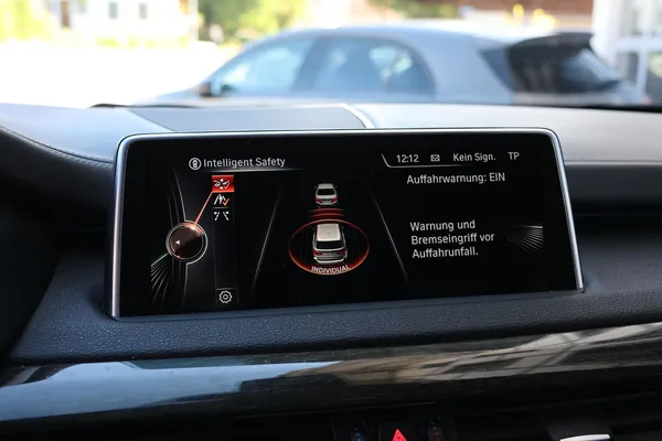 Car image 26