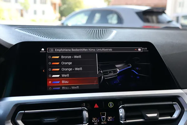 Car image 25
