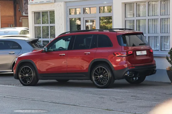 Car image 5
