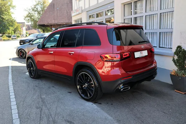Car image 7