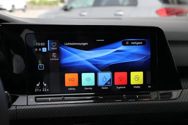Car image 25