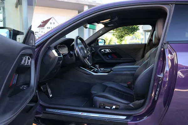 Car image 9