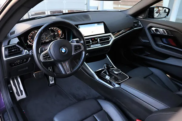 Car image 10