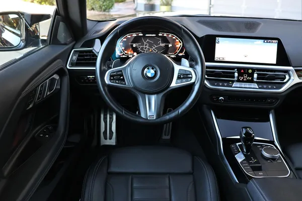 Car image 13