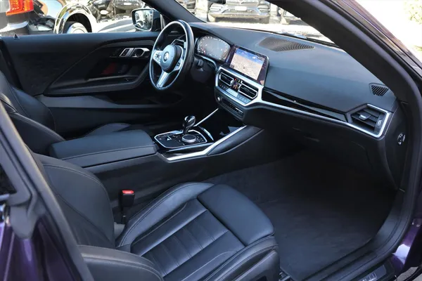 Car image 19