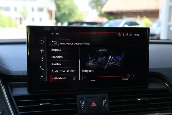 Car image 26