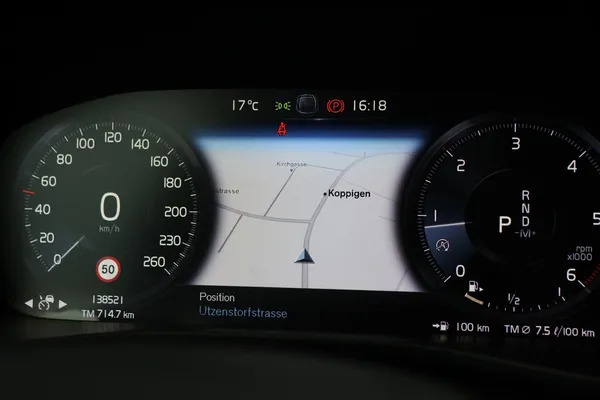 Car image 24