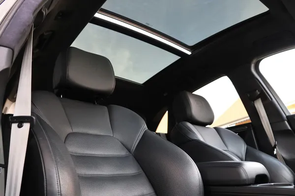 Car image 23