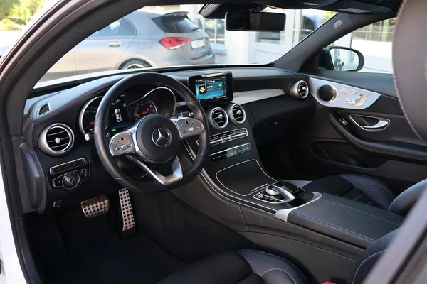 Car image 10