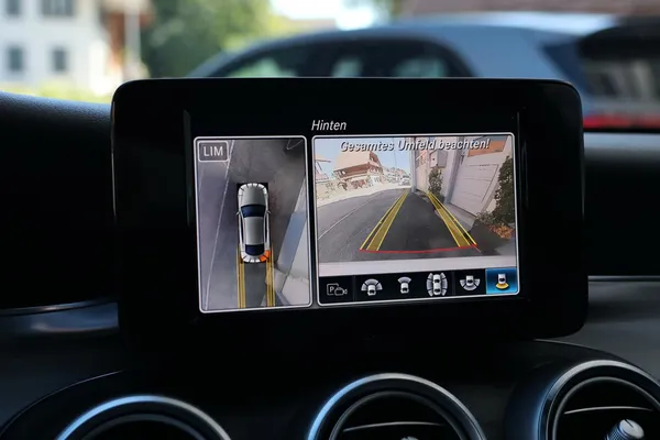 Car image 16