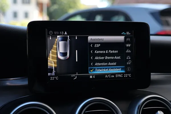 Car image 18