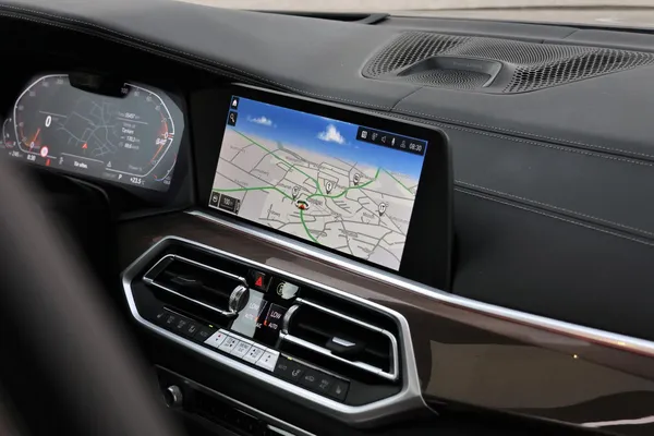 Car image 22