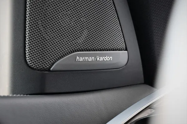 Car image 27