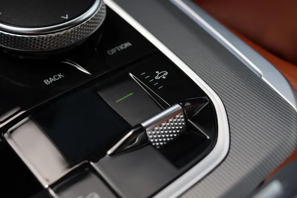 Car image 31