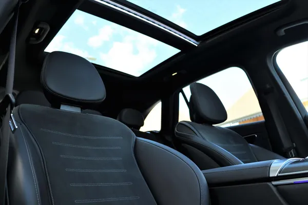 Car image 22