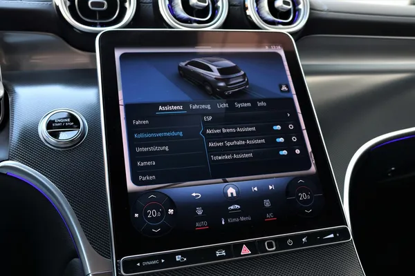 Car image 25