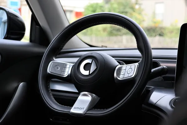 Car image 14