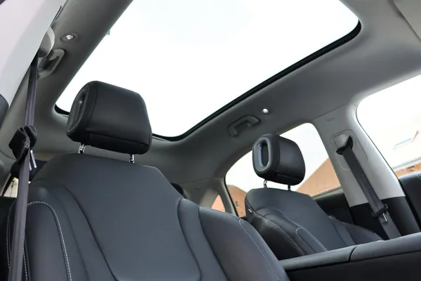 Car image 22