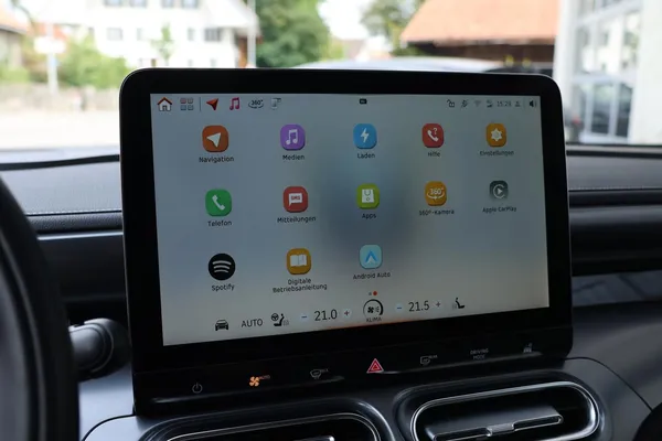 Car image 24