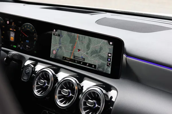 Car image 19