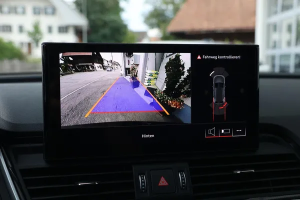 Car image 23
