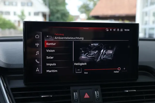 Car image 26