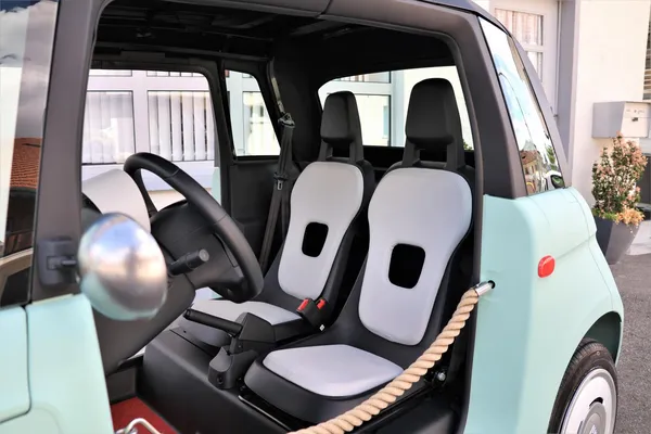 Car image 10