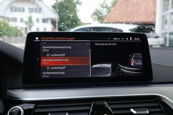 Car image 26