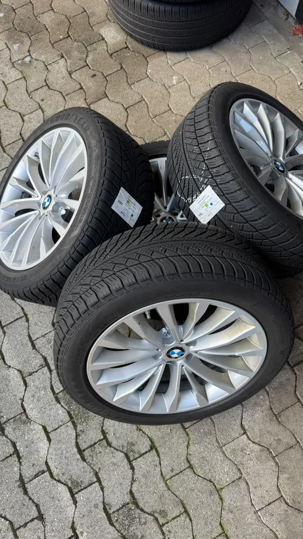 Car image 31