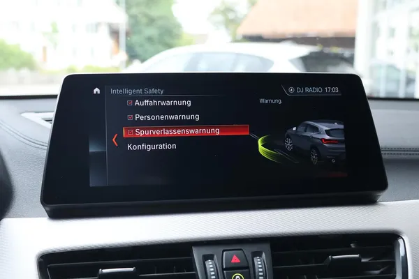 Car image 23