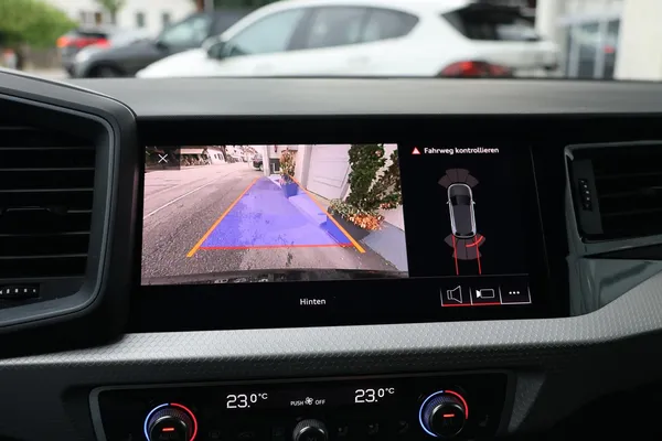 Car image 22