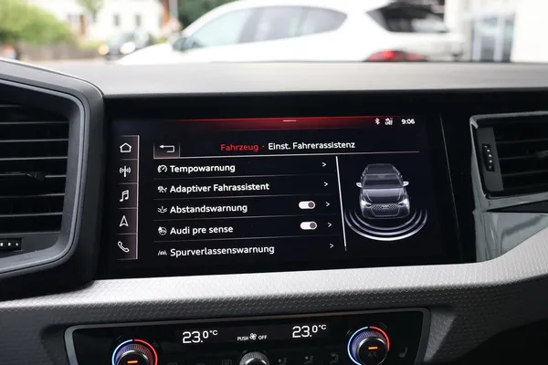Car image 23