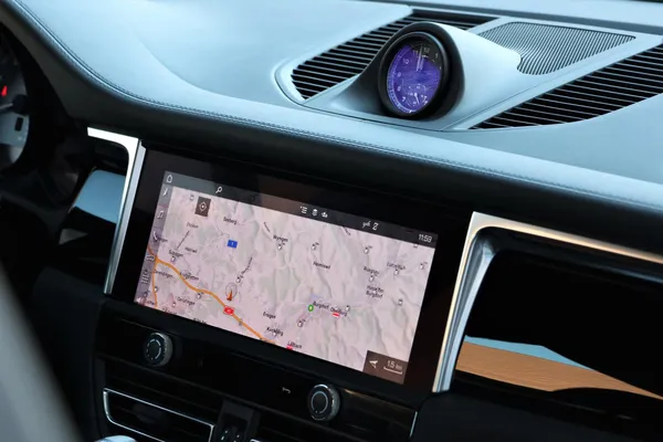 Car image 18