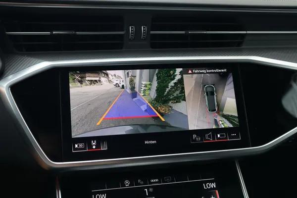 Car image 24