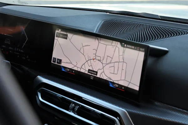 Car image 19