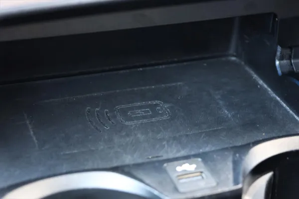 Car image 27