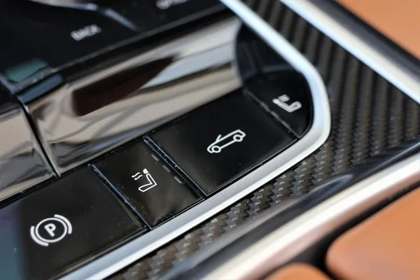 Car image 27