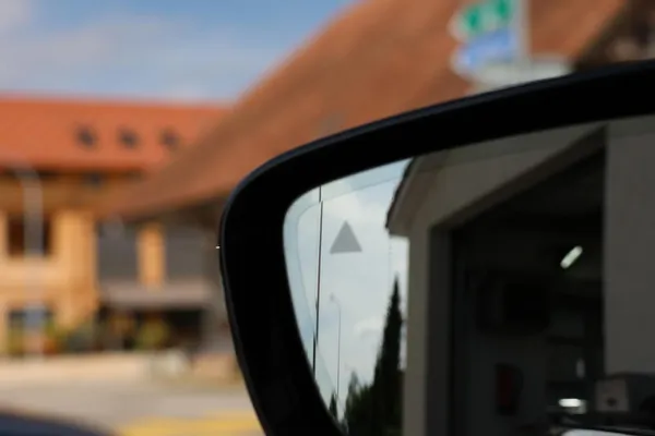 Car image 28