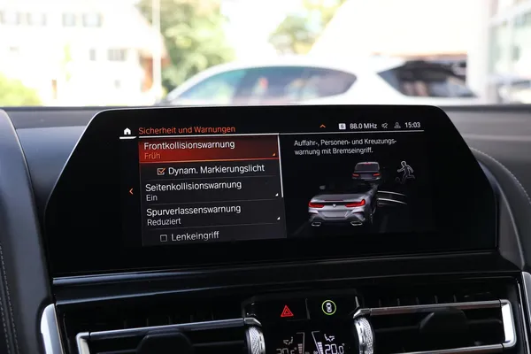Car image 32