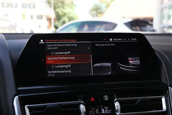 Car image 33