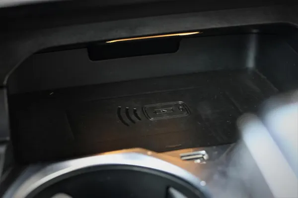 Car image 35