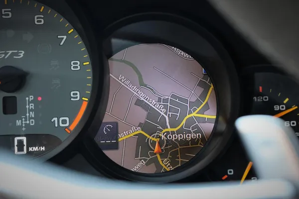 Car image 23