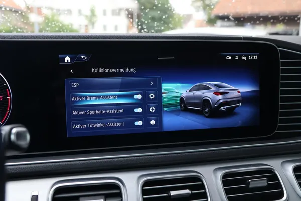 Car image 27