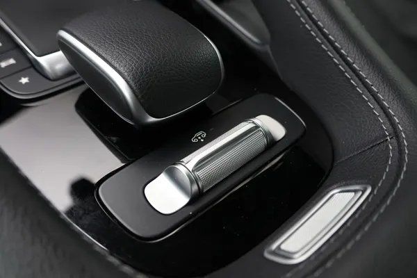 Car image 32