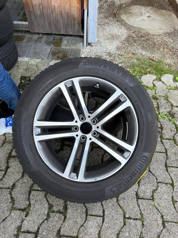 Car image 33